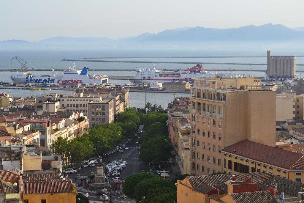 La Residenza Sul Largo Hotel Cagliari Bagian luar foto